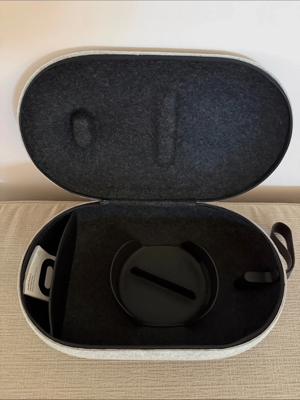 Oculus Light Gray Felt Carrying Case with Wrist Strap